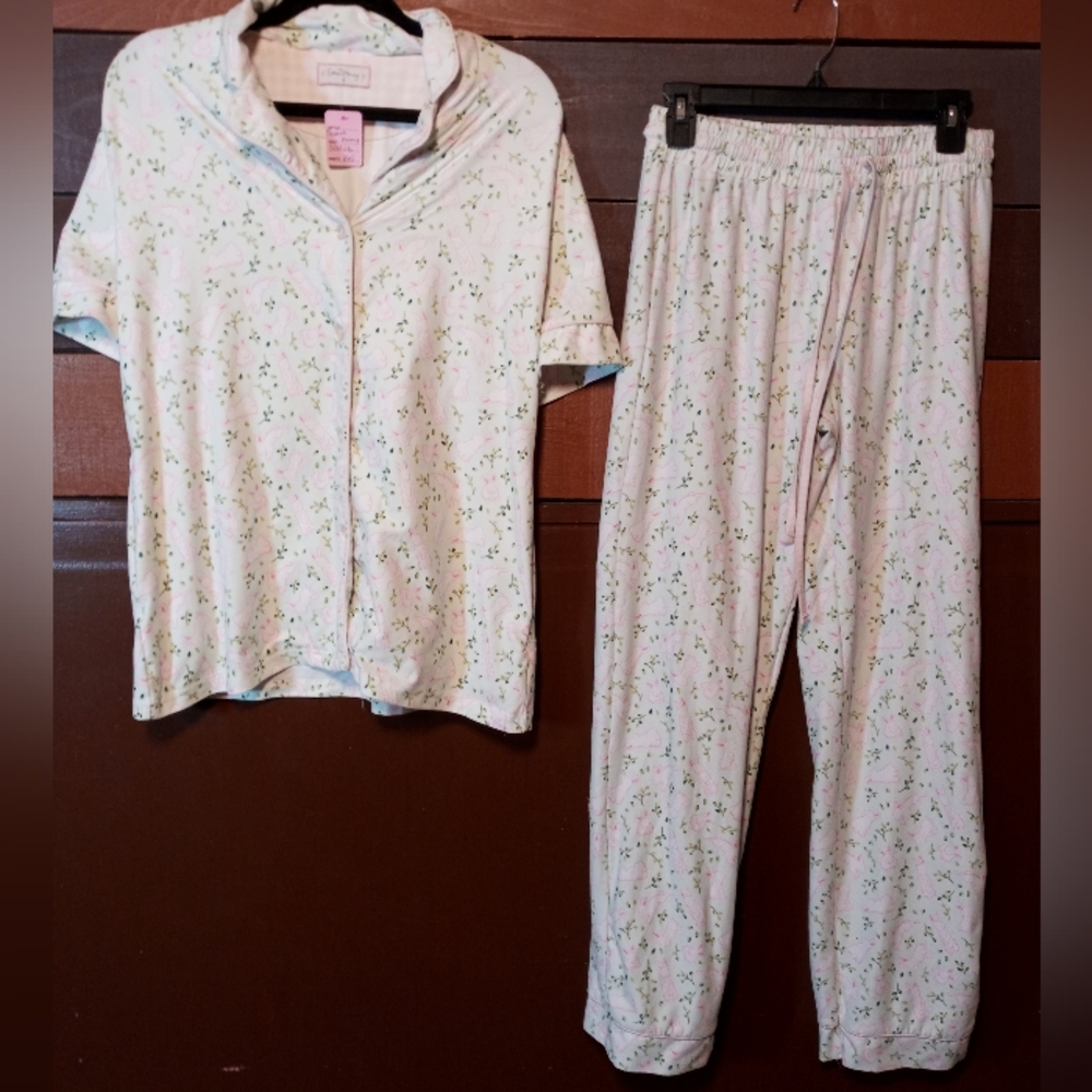 Sweet Honey Medium green With Bunnies Top With Matching pants - Picture 6 of 9